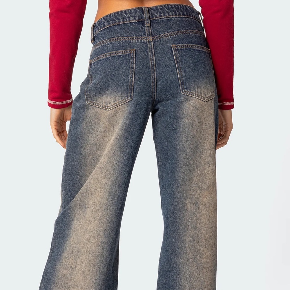Edikted Low Rise Raelynn Jeans - Picture 2 of 3